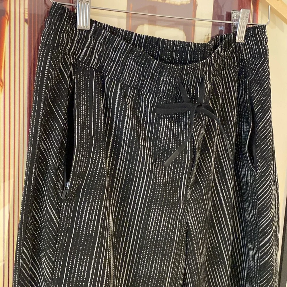 ATHLETA EUC - Picture 4 of 13